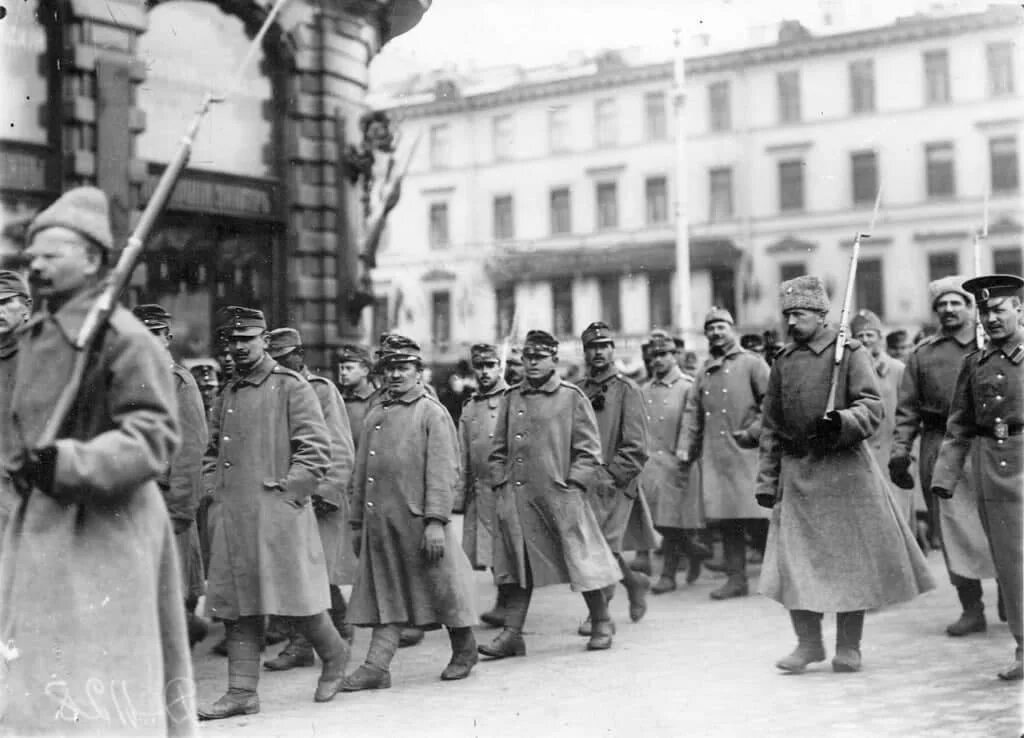 Пленные австрияки 1915 Москва. Пленные австрийцы 1916 год. Австрийский солдат 1916.