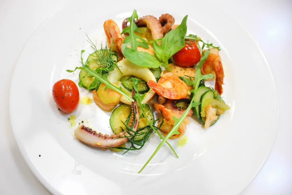 блюда высокой кухни. блюдо от шеф повара. кухня рецепты от шеф поваров. блюдо от шефа. летние блюда в ресторанах.