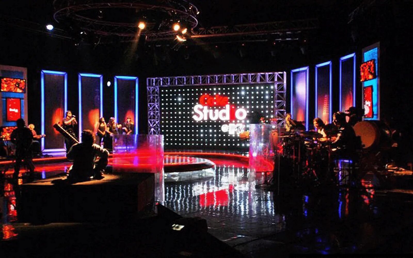 MTV Coke Studio India. MTV студия. Студия в шоу talk. Американские ТВ шоу студия.