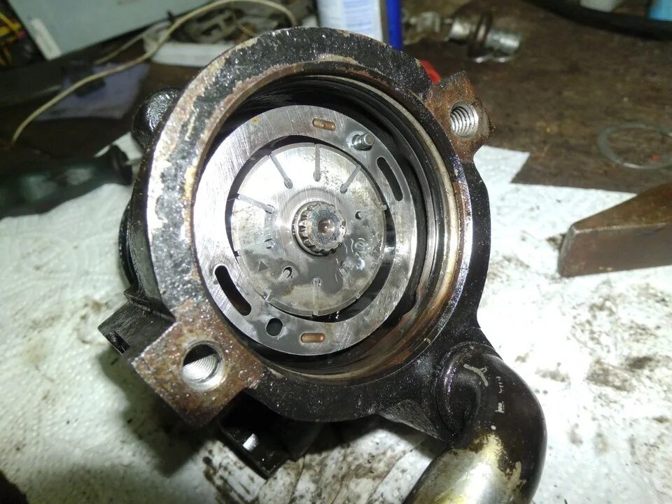 Насоса гур фокус 1. 6. Focus 2002 насос гур. Насос гур форд таурус. Ремонт гур фордов.