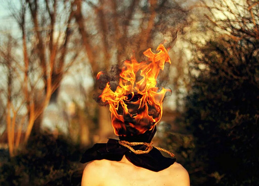 Сгоревшая голова. Человек в огне Эстетика. Огонь на голове. Огонь вместо головы. Огонь внутри меня.
