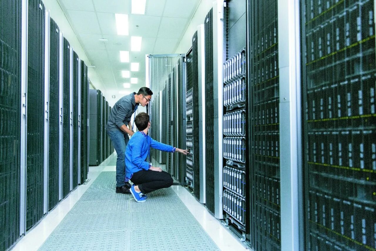 Хостинг серверов. Дата центр. Хостинг хилл. Хостинг серверов. Серверный компьютер.