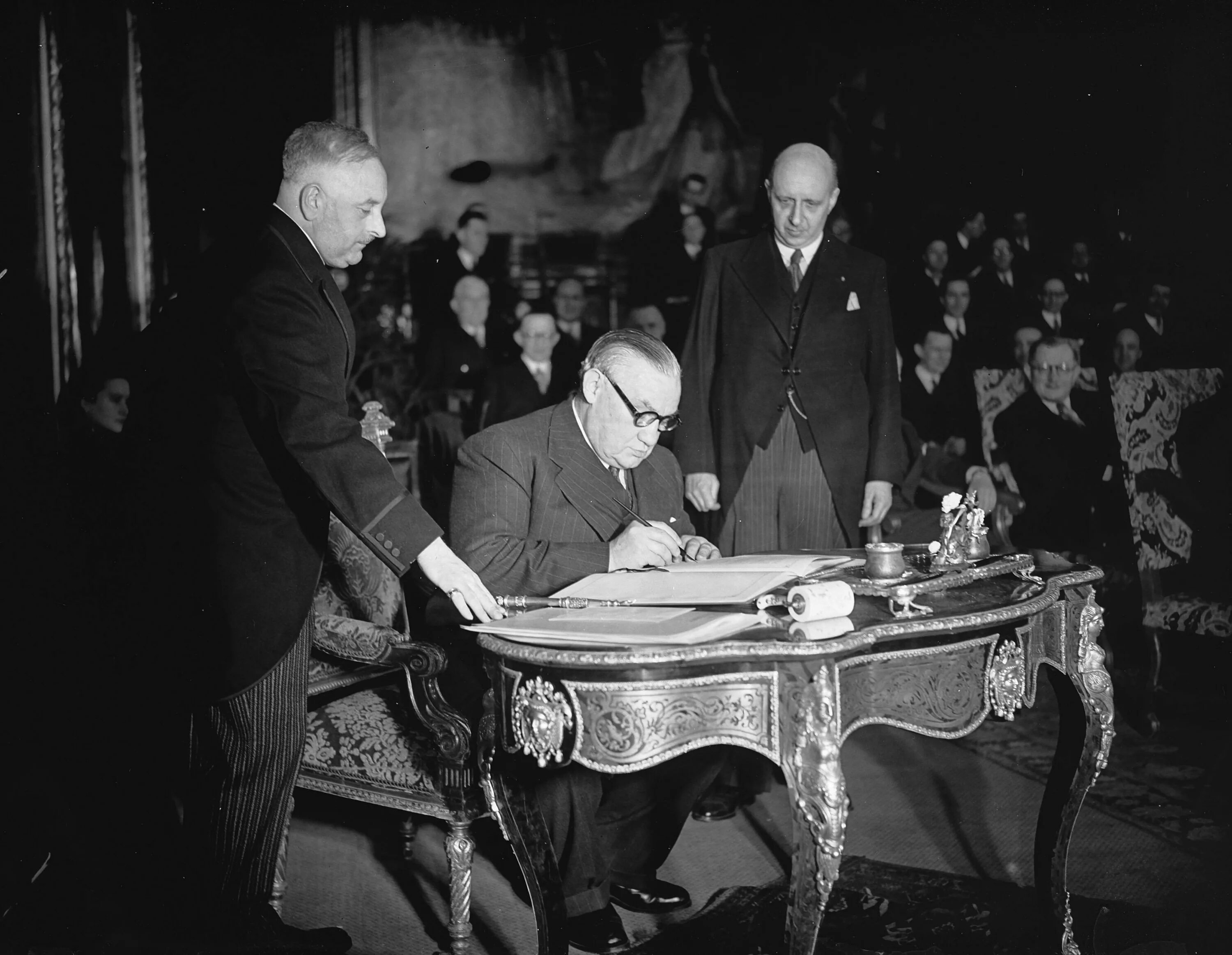 Брюссельский пакт 1948 года. Брюссельский договор 1948. Подписание брюссельского пакта. Западный Союз 1948. Конвенция 1965 г