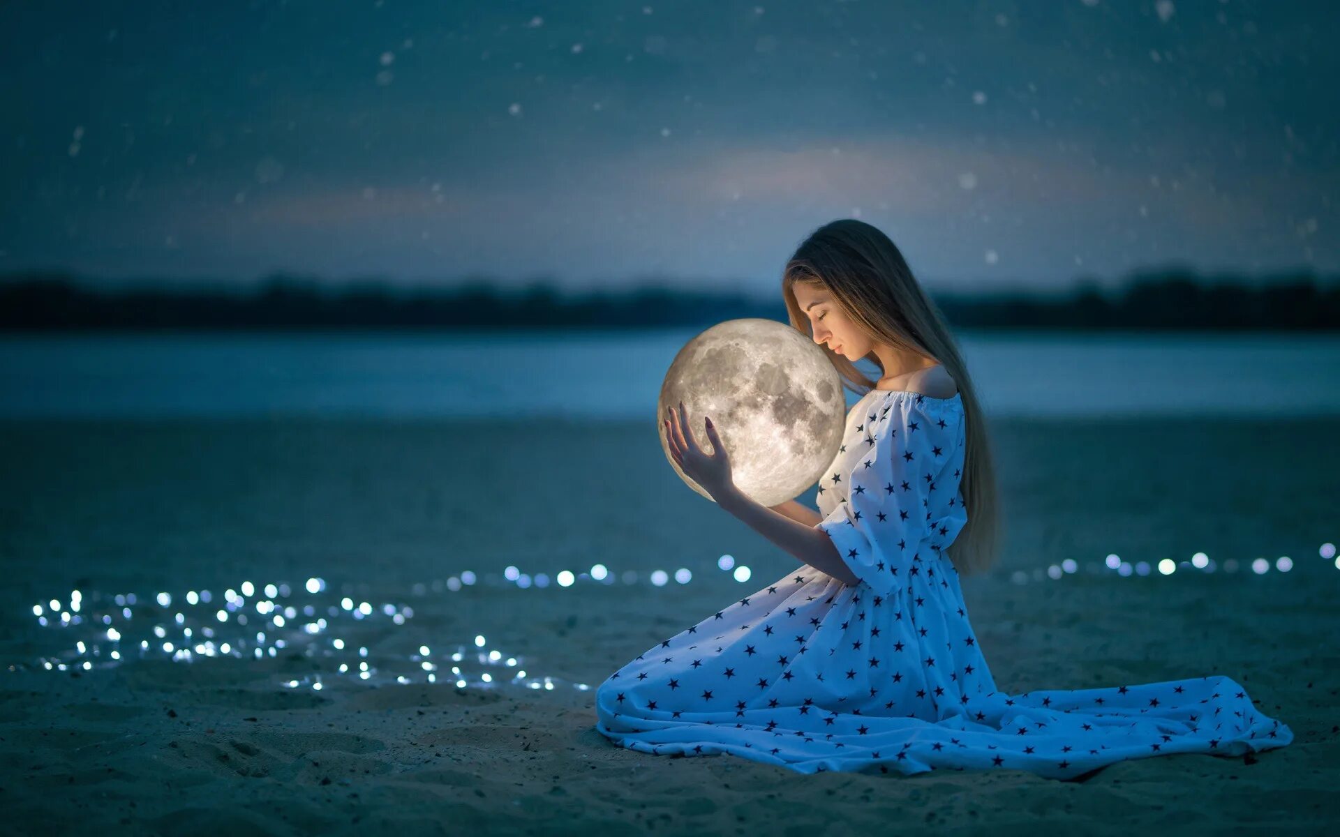 Woman is night. Девушка-Луна. Девушка с луной в руках. Девочка на Луне. Фотосессия.