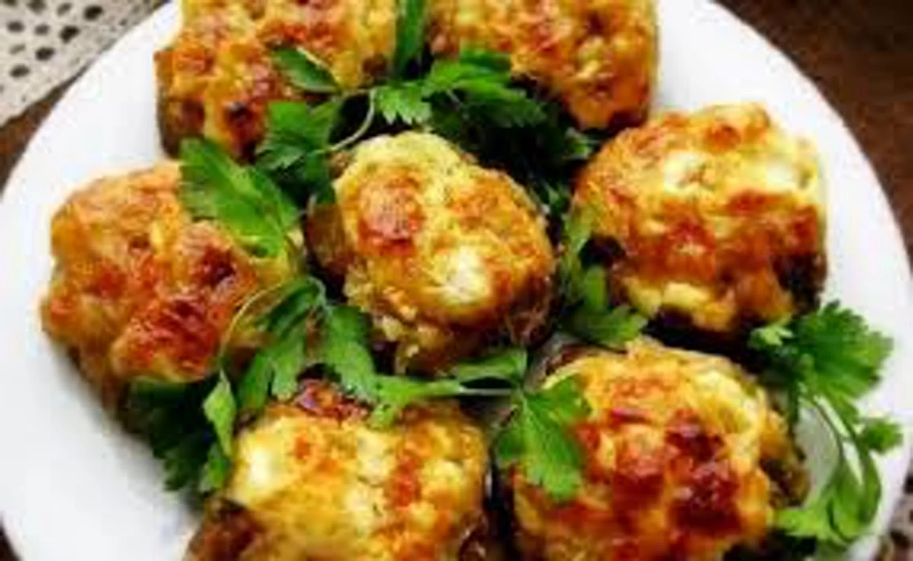 Стожки под шубой в духовке. Мясные стожки. Стожки из фарша в духовке с грибами. Стожки под шубой в духовке. Стожки под шубой в духовке.