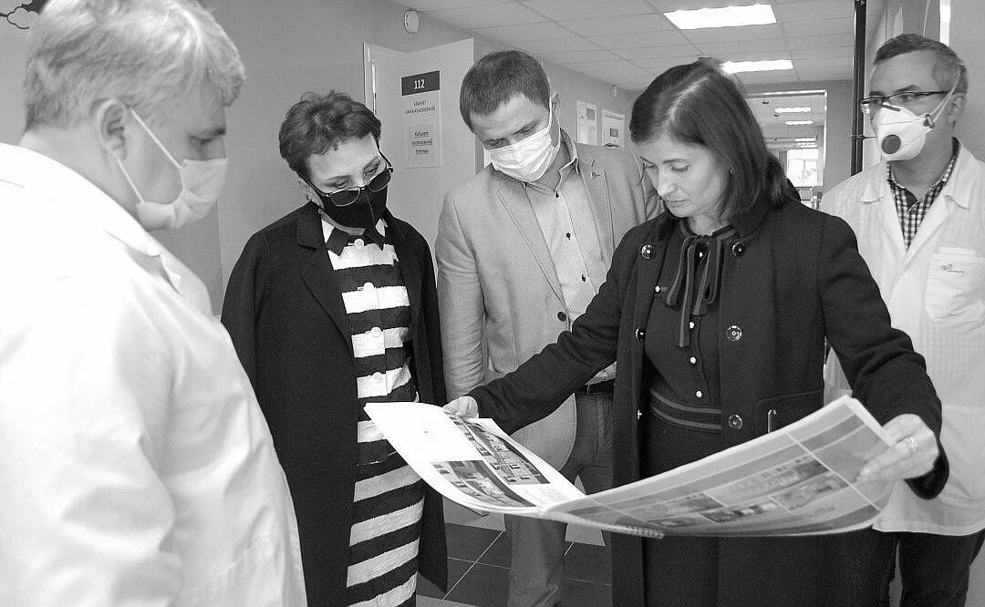 Мурманск детская поликлиника внутри. Поликлиника 2 мурманск кольский. Мурманск как работают поликлиники 2. Врач в поликлинике. Городская поликлиника 4 мурманск.