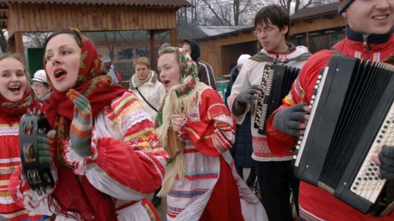 Русские народные песни современные на масленицу. Масленица поют. Поют частушки. Русские народные. Частушки для народного гуляния.