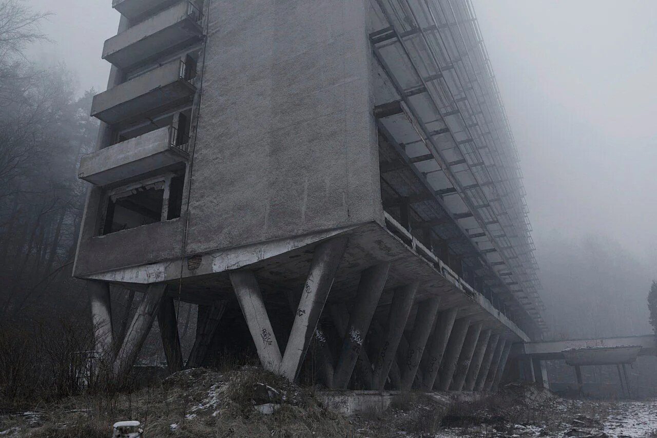 Позабыт заброшен. Эстетика России заброшки. Заброшенные места. Заброшенные постройки. Заброшенные здания в Росси.