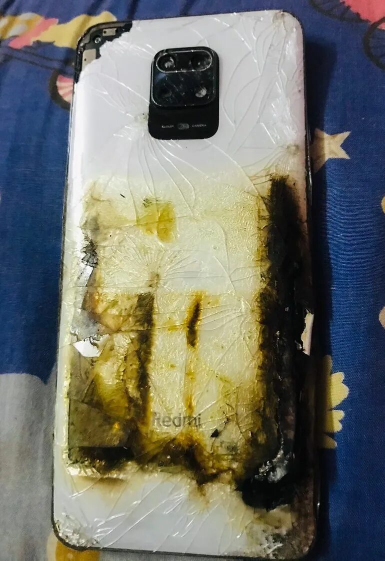 Поко взорвался почему. Poco x3 pro взрыв. poco x3 pro взорвался. poco x3 взрывается аккумулятор. поко х3 про взорвался.