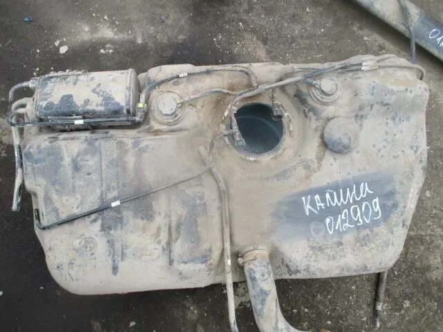 Топливный бак калина хэтчбек. Бак калина 1. Топливный бак калина 1118. Бак топливный 1118 металл. Бак калина 1.