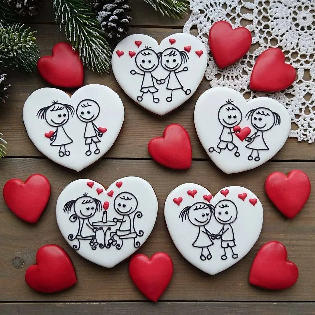 Имбирные пряники на день влюбленных. Имбирные пряники сердечки. Набор пряников на 14 февраля. Набор пряников на 14 февраля. Пряники для влюбленных.