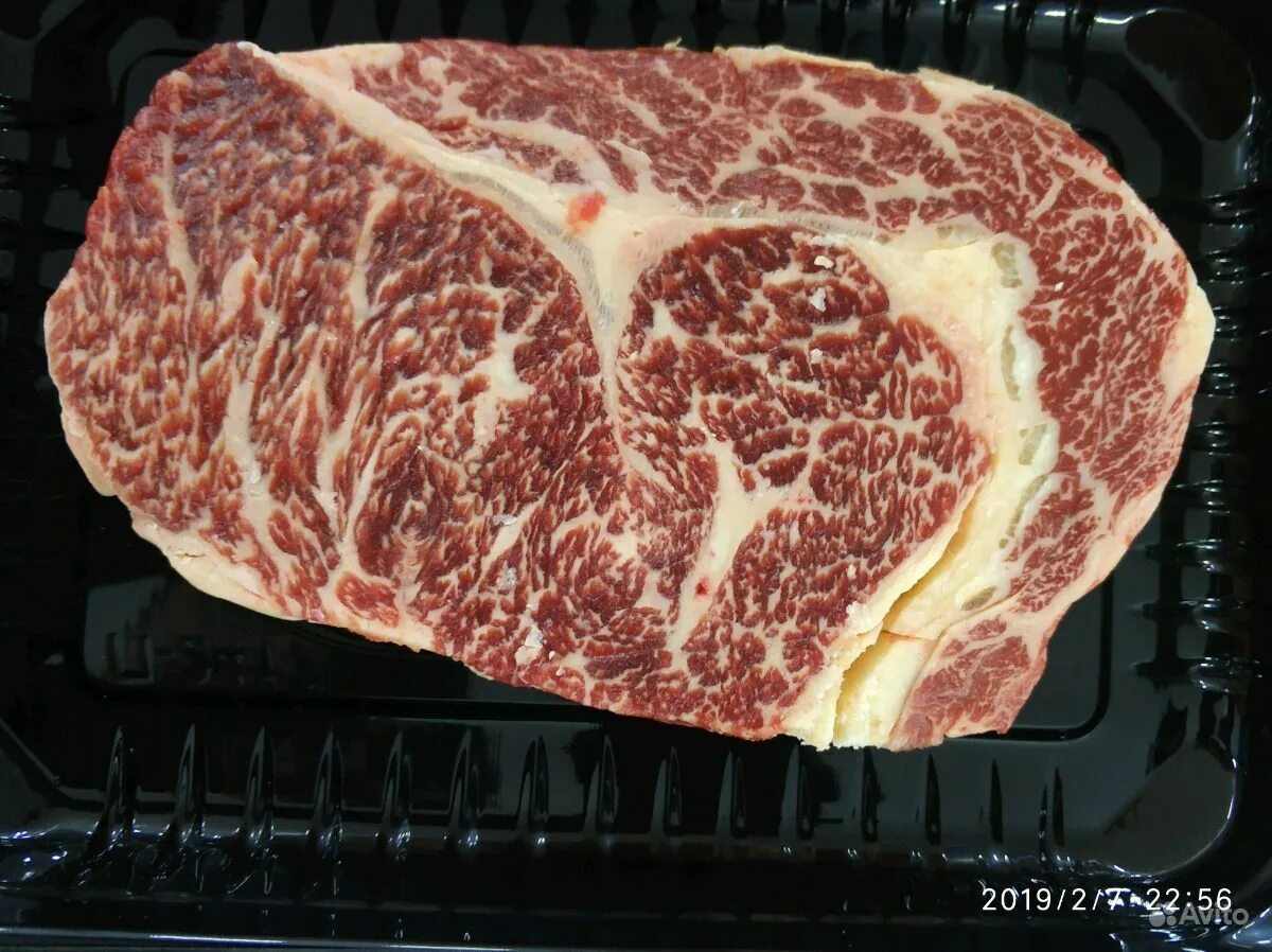 Говяжий стейк в маринаде. Пекания мясо. Как замариновать мраморную говядину. Маринад для говядины. Стейк в маринаде.