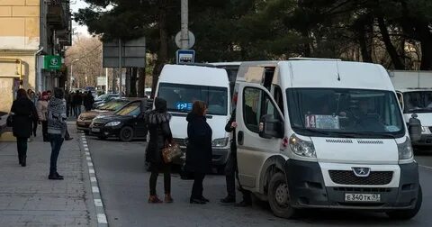 Автобус на тротуаре