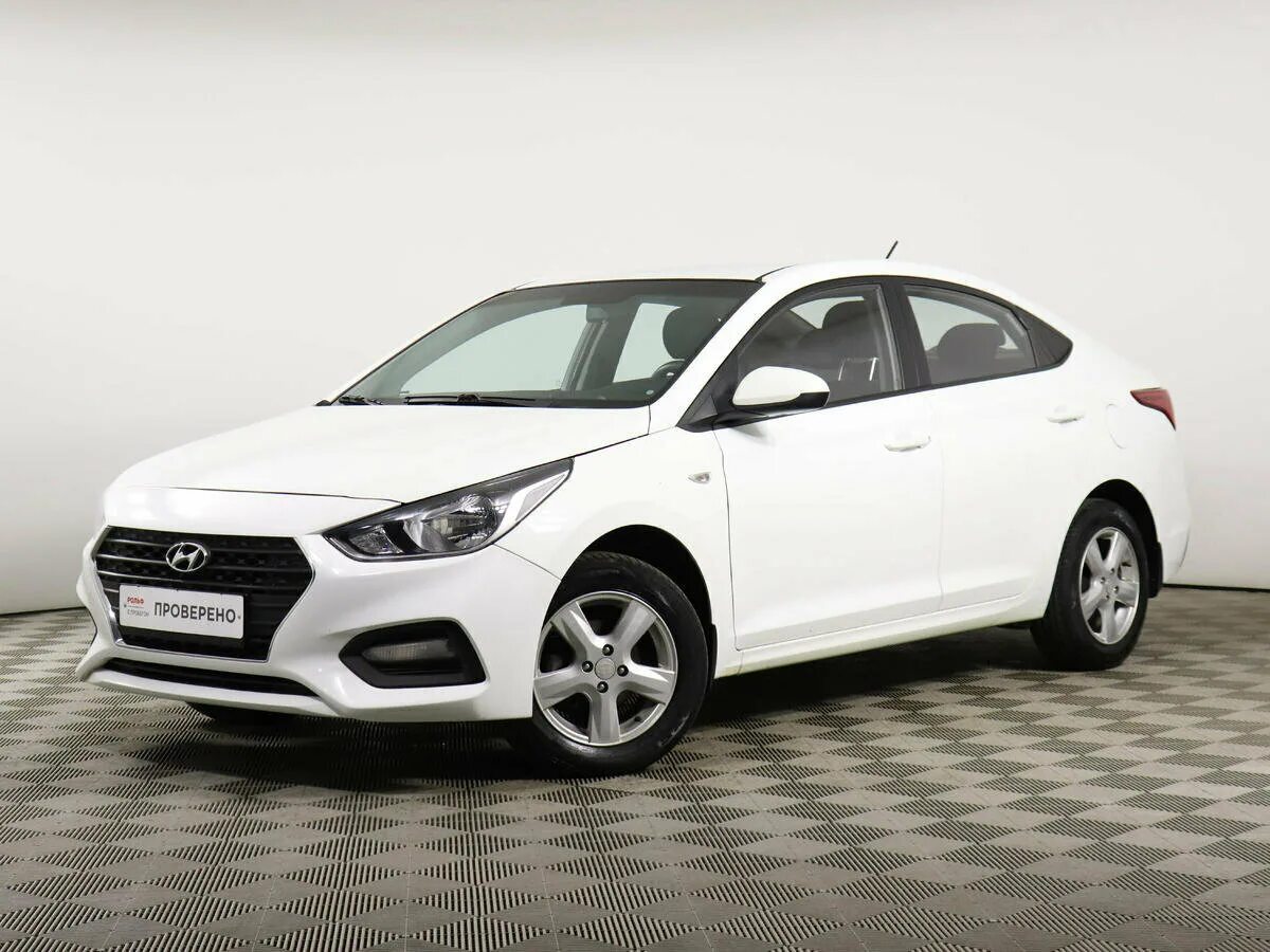Hyundai solaris 2017. Машина хендай солярис 2017. Хендай солярис 2022 оранжевый. Машина хендай солярис 2017. Солярис 2 поколения хэтчбек.
