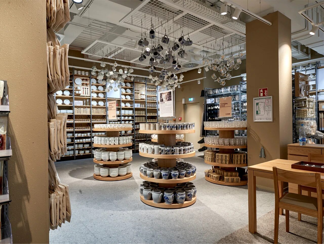 Muji. Muji дубай. муджи магазин. muji интернет магазин. muji customers.