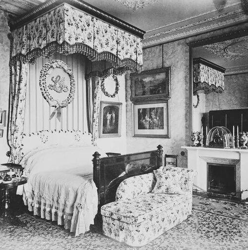 Как выглядели стены домов в викторианскую эпоху Pin on Architecture Edwardian house, Edwardian architecture, Victorian bedroom