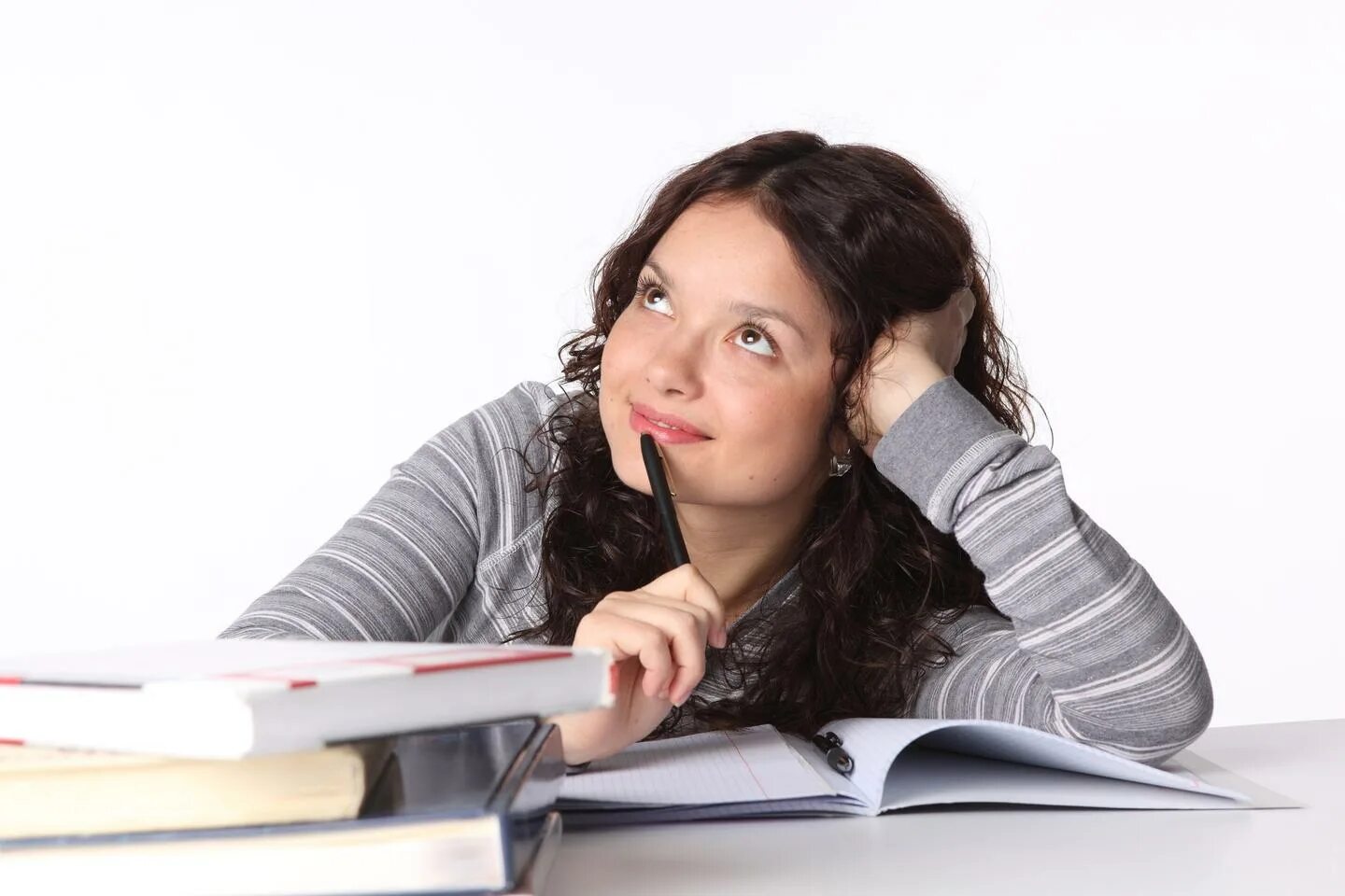 Мужчина с блокнотом. Что пишут думающие люди. Женщина задумалась. Женщина задумалась. Студент мечтает.