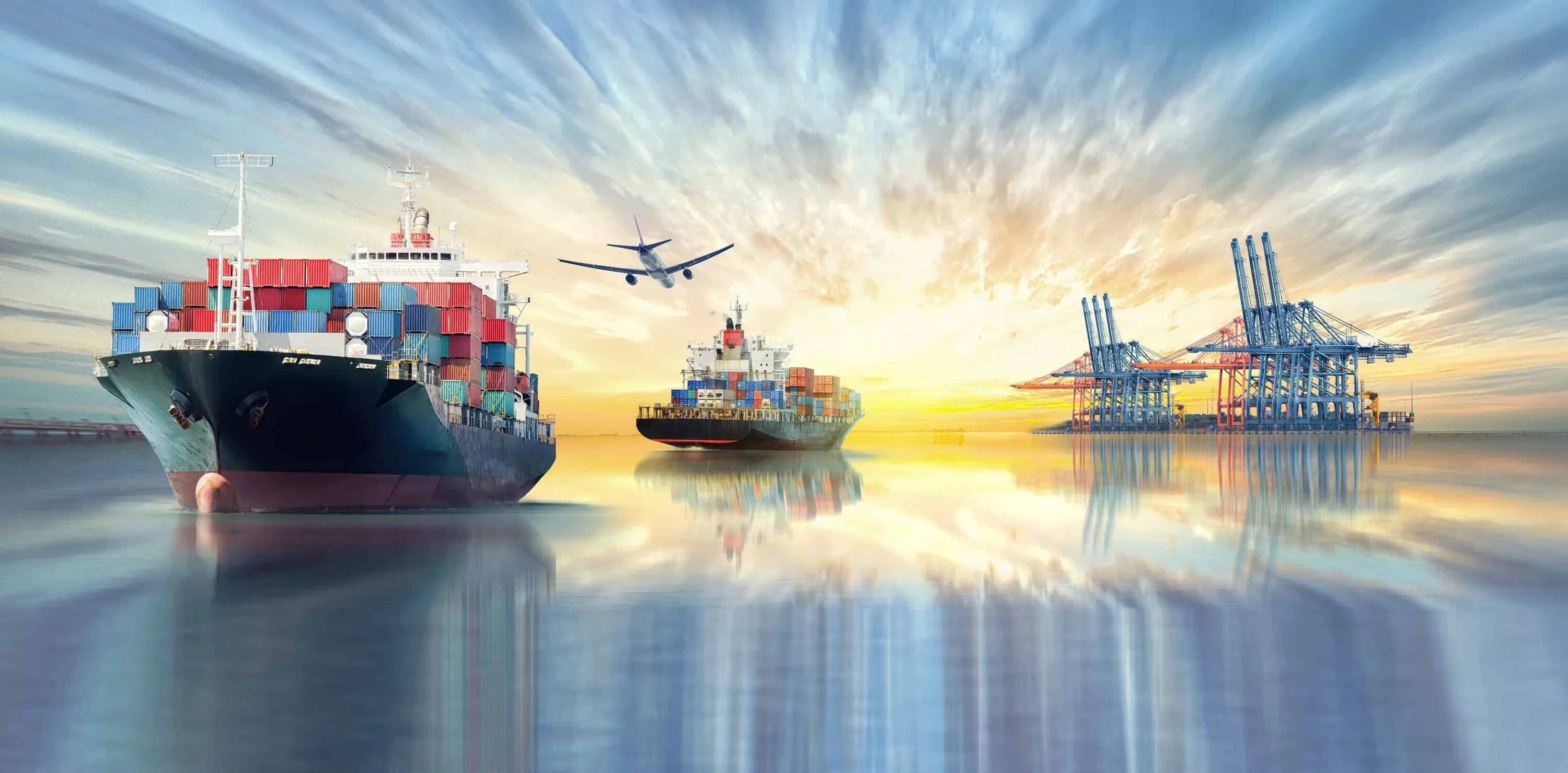 Логистик. Контейнеры морские в порту китай. Импорт. Export trading. Логистика экспорт.