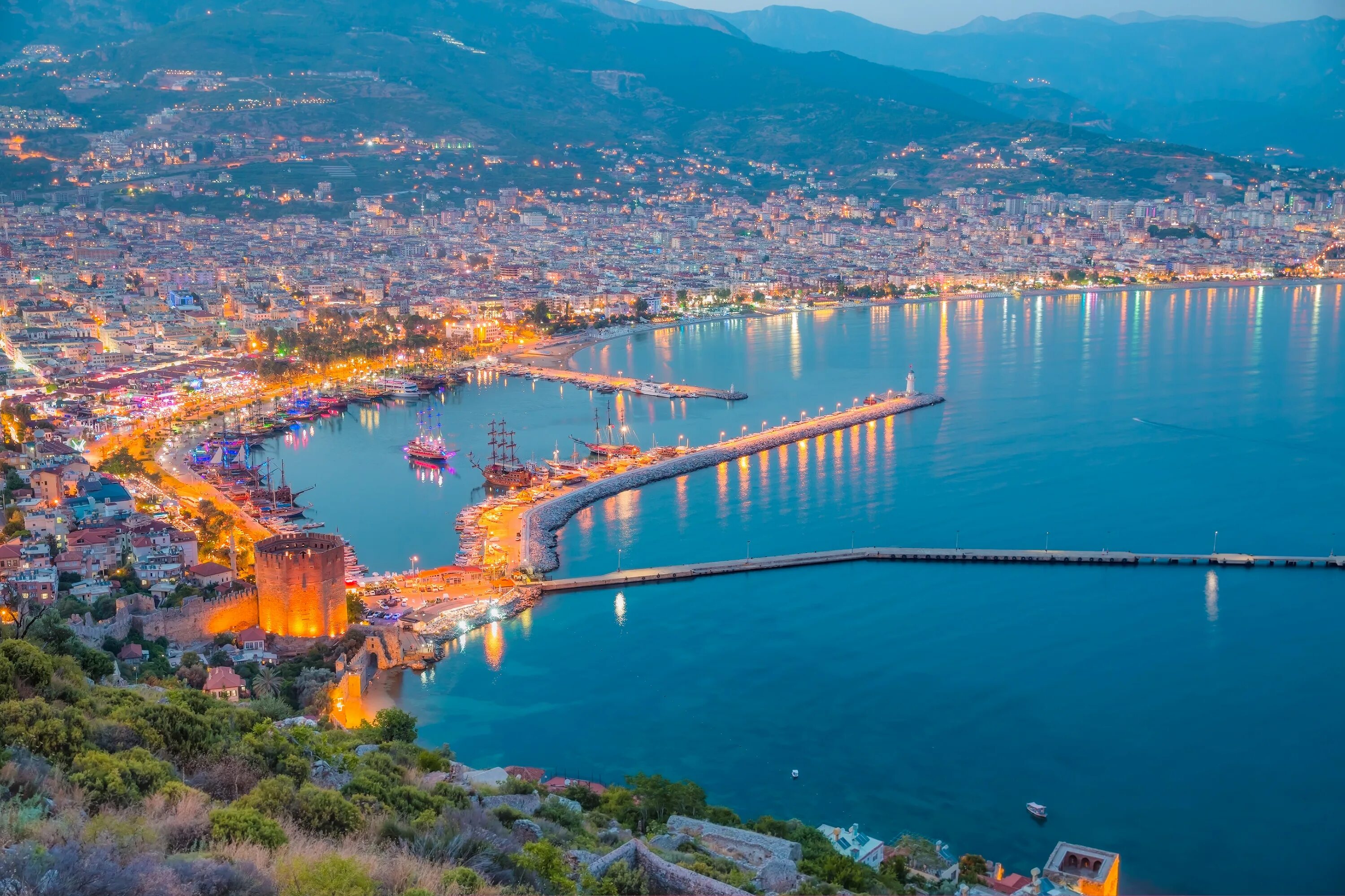 Alanya turkey. Турция, Анталья, Аланья. Анталья Аланья. Аланья порт. Турция Анталийское побережье.