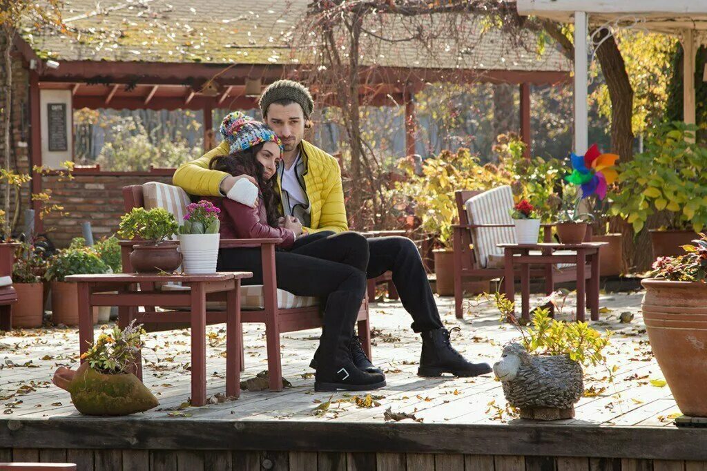 Фазилет и её дочери турецкий сериал. Хазан чамкыран. Хазан и синан турецкий сериал фазилет и ее дочери. Дочери госпожи фазилет 27. Нил госпожа фазилет.