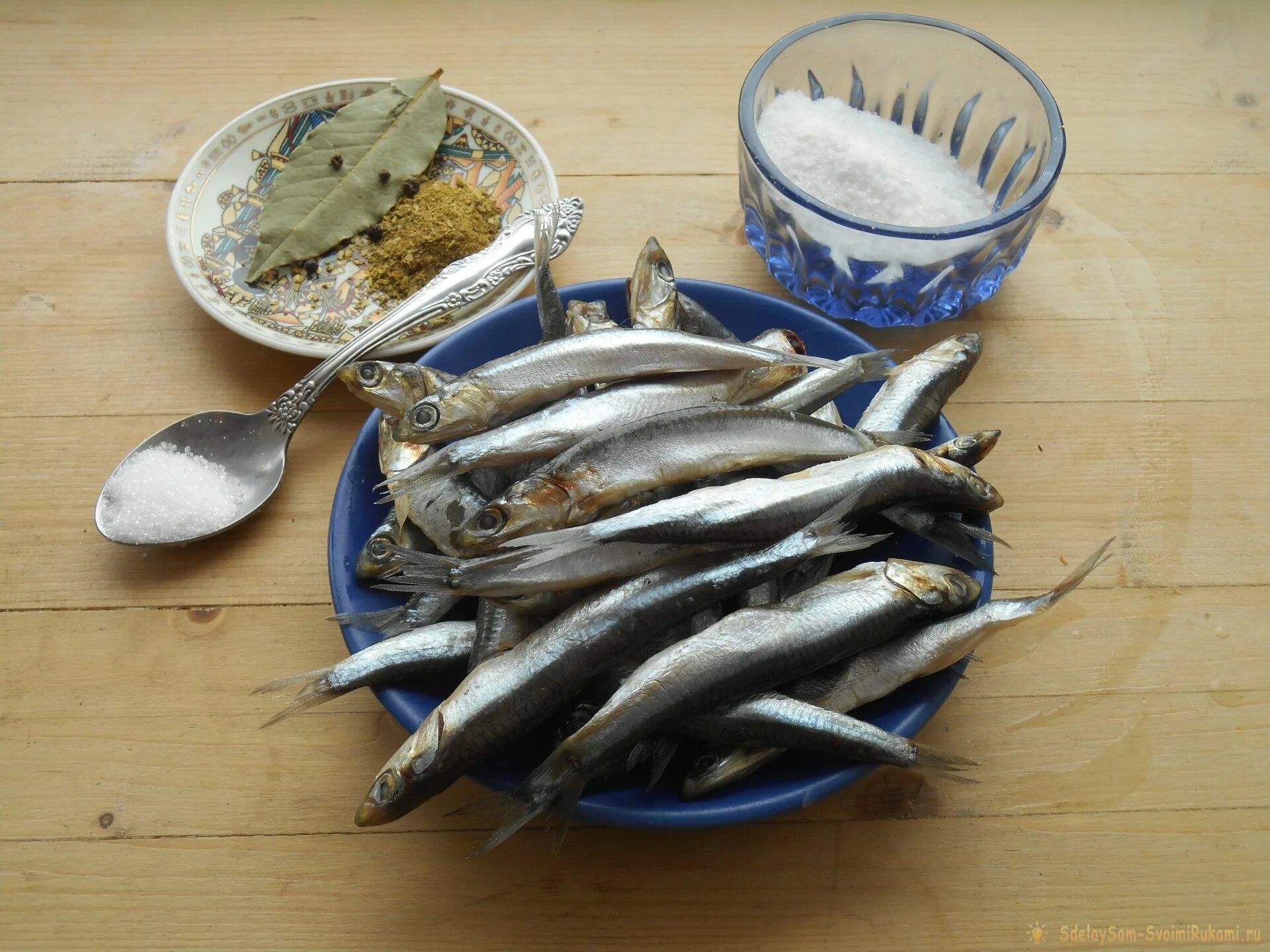 Как посолить хамсу. Хамса рыба. Как солить хамсу. Как посолить хамсу. Хамса рыба в духовке.