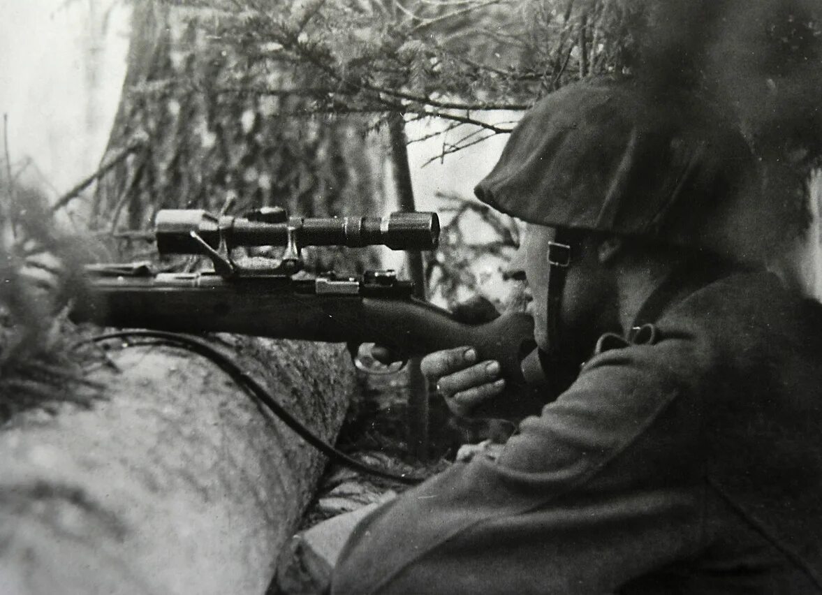 Прицел вов. Прицел ZF 39 Carl Zeiss. Снайперы вермахта. Немецкие оптические прицелы второй мировой войны. Немецкий солдаты снайпер второй мировой войны.