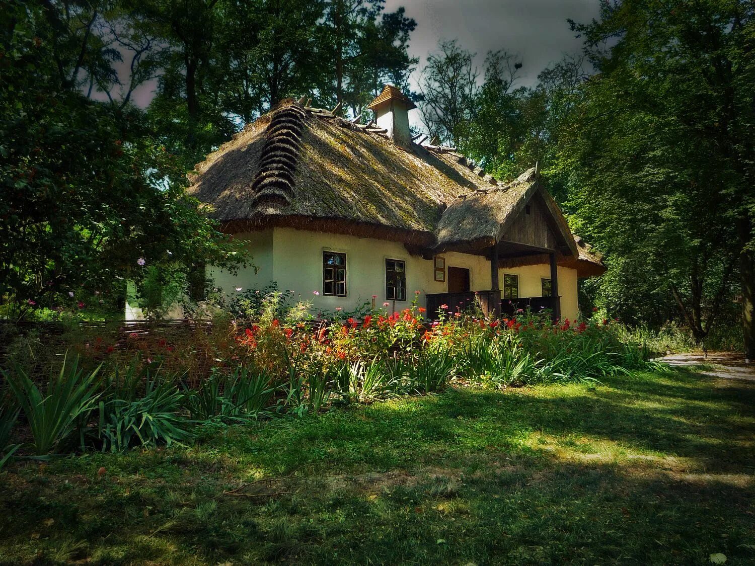 Ukrainian homes. Южная изба мазанка. Пирогово киев музей. Музей народной архитектуры и быта украины в селе пирогово. Ukrainian homes.