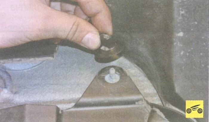 4. Защита на логан рено 1. Щуп акпп поло седан 1. 6 2006. Болт переднего крепления бампера рено сандеро.