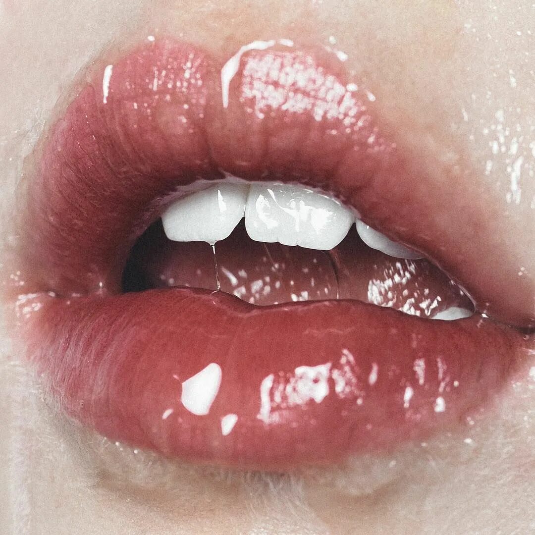 Wet lips