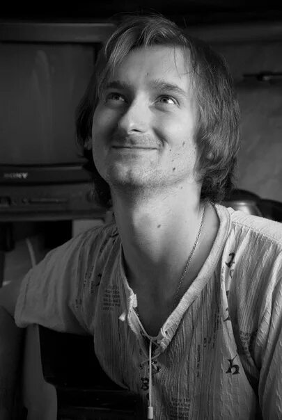 Антон Захаров: фильмы, биография, семья, фильмография - Кинопоиск