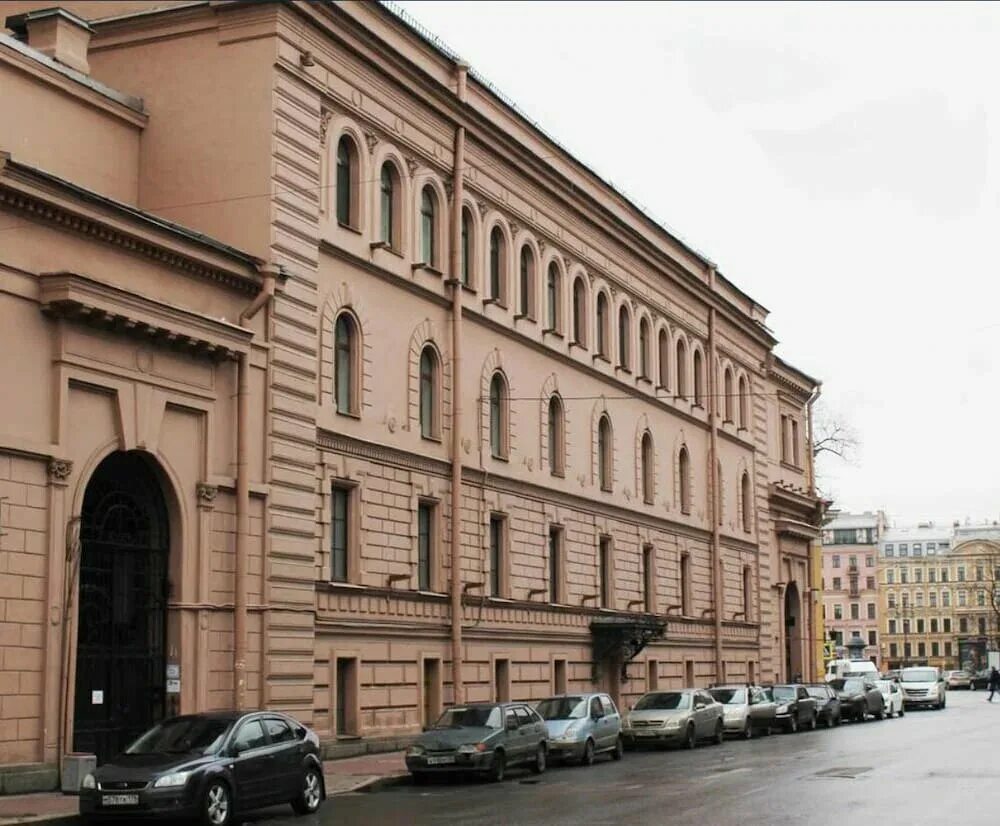 Дом за портиком Росси на Итальянской, 12, продают под реконструкцию - Новости ст