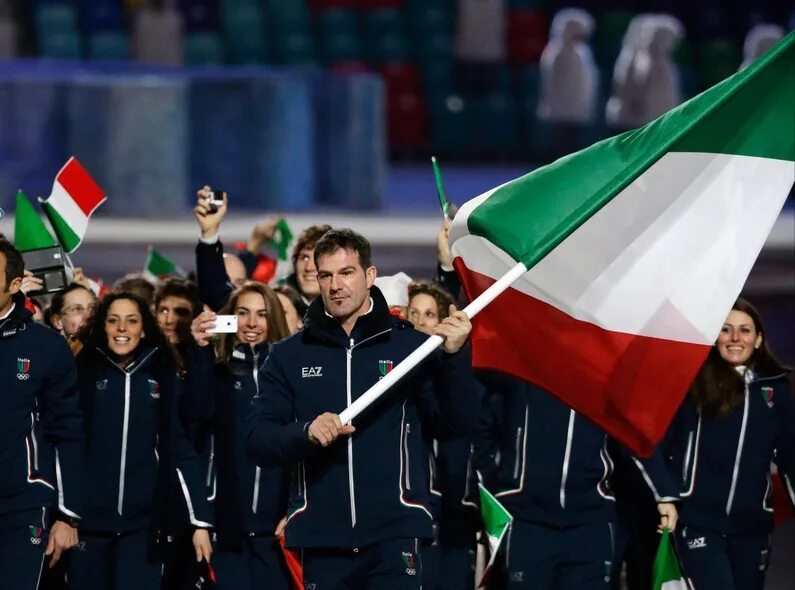 Спортсмены италии. Сборная Италии на Олимпиаде. Форма итальянской сборной на Олимпиаде. Итальянская Олимпийская сборная. Олимпийская сборная Италии форма.