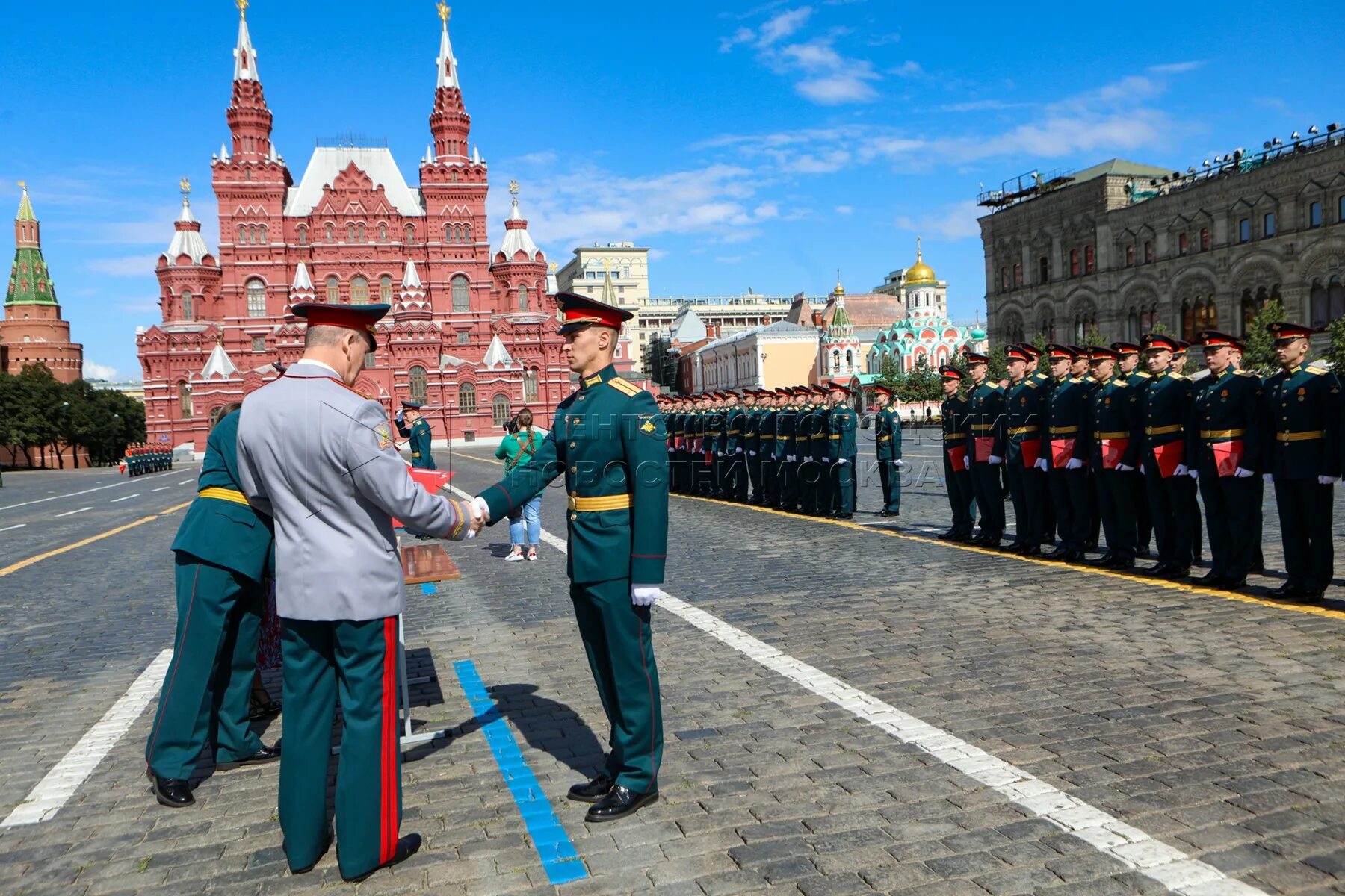 Парад победы на красной площади в москве. Выпуск мвоку на красной площади. Красная площадь мероприятия 2024. Значимые события для простых людей 2007. Спасская башня парад победы.