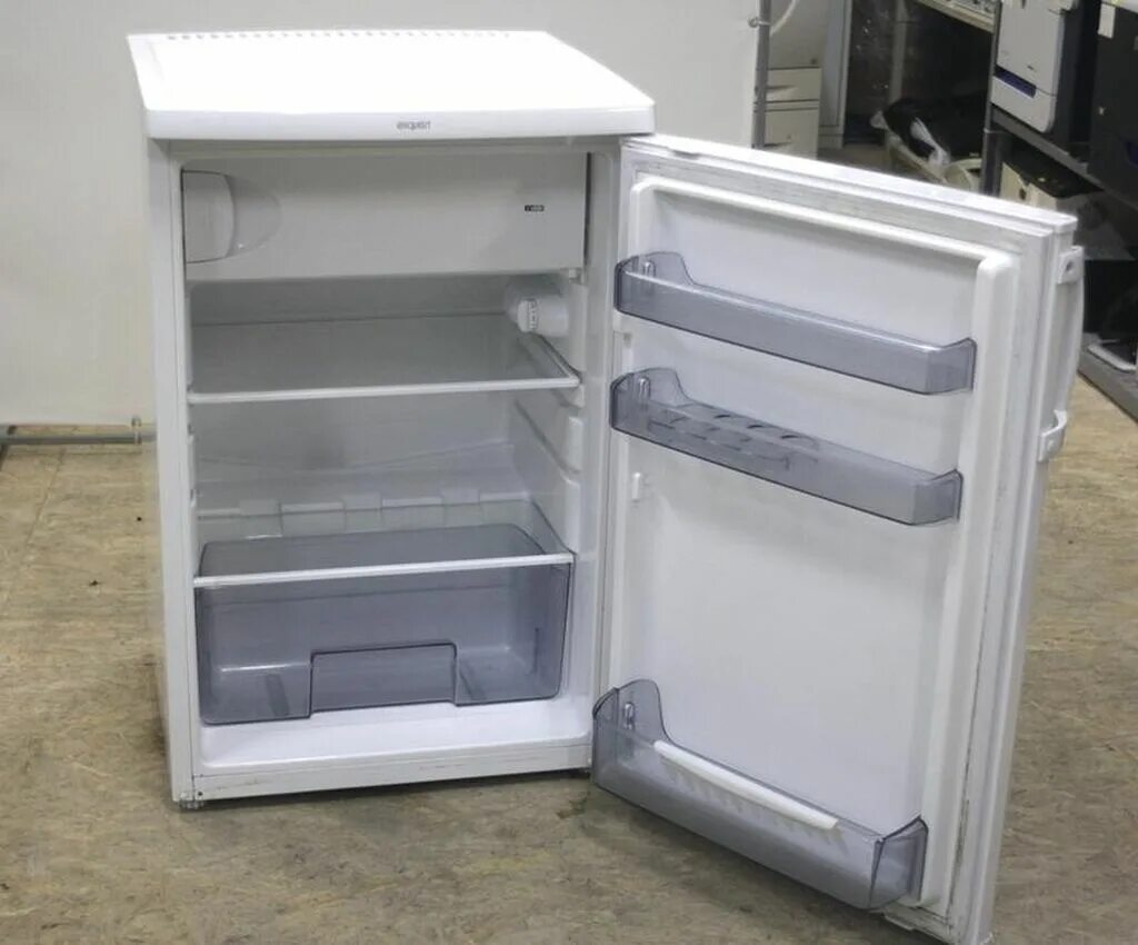 Холодильник 1м