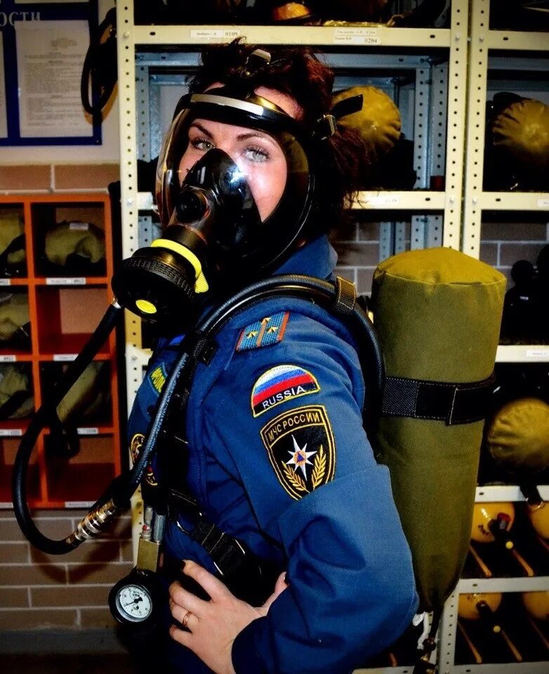 задачи мчс. пожарный мчс в сизод. пожарный мчс. 90 лет газодымозащитной службы пожарной охраны. фото пожарных.