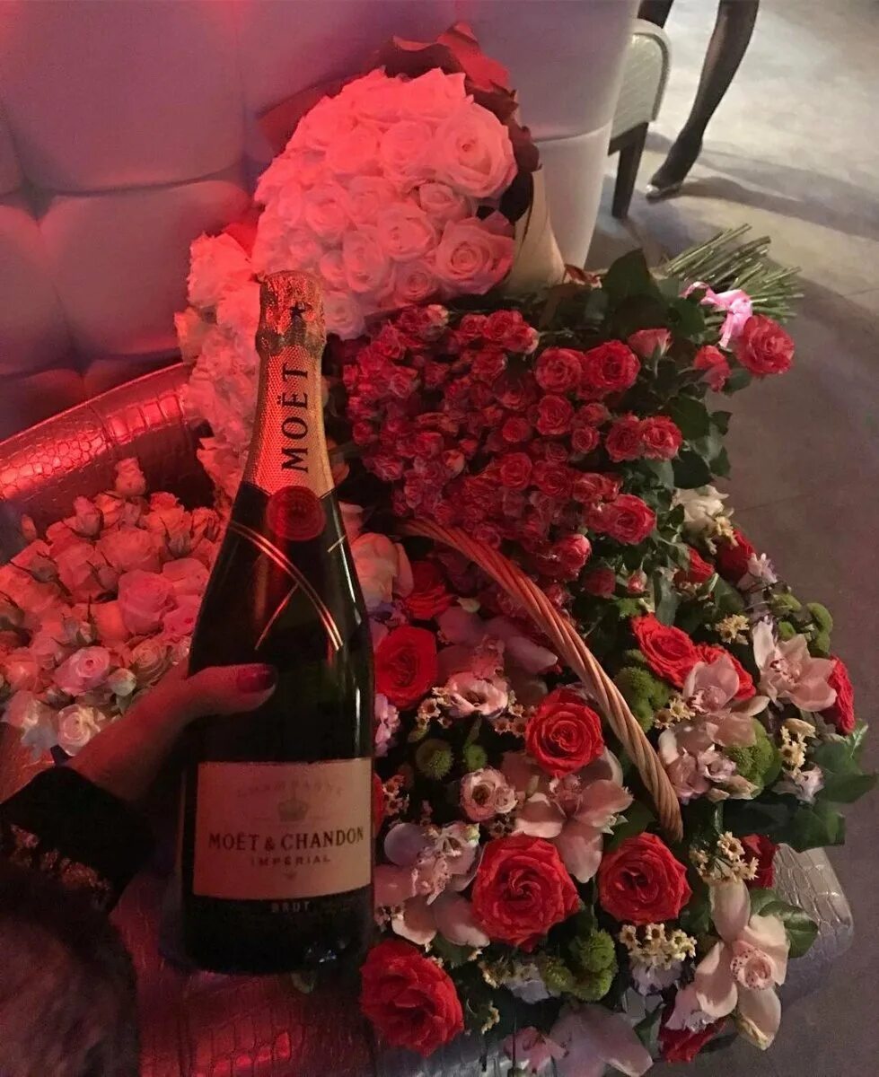 Шампанское и розы 77