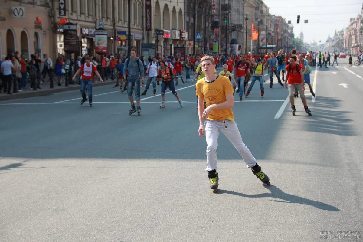 Роллердром парк победы. Ногам дорогу роллердром. Роллер пробег спб 2022. Роллеры санкт петербурга. Роллер пробег спб 2022.