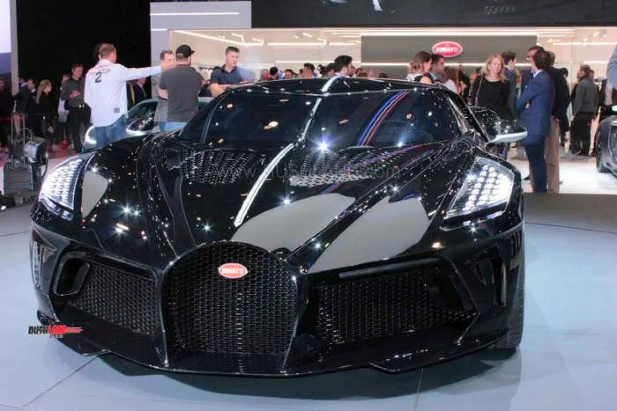 Bugatti black. Бугатти Блэк. Бугатти черная. Бугати ЧЕРОН блек раша. Бугатти Шерон Блэк раша.