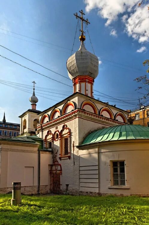 Храм власия в москве. Храм священномученика власия в старой конюшенной. Храм власия в старой конюшенной. Церковь власия в москве. Храм власия в старой конюшенной слободе.