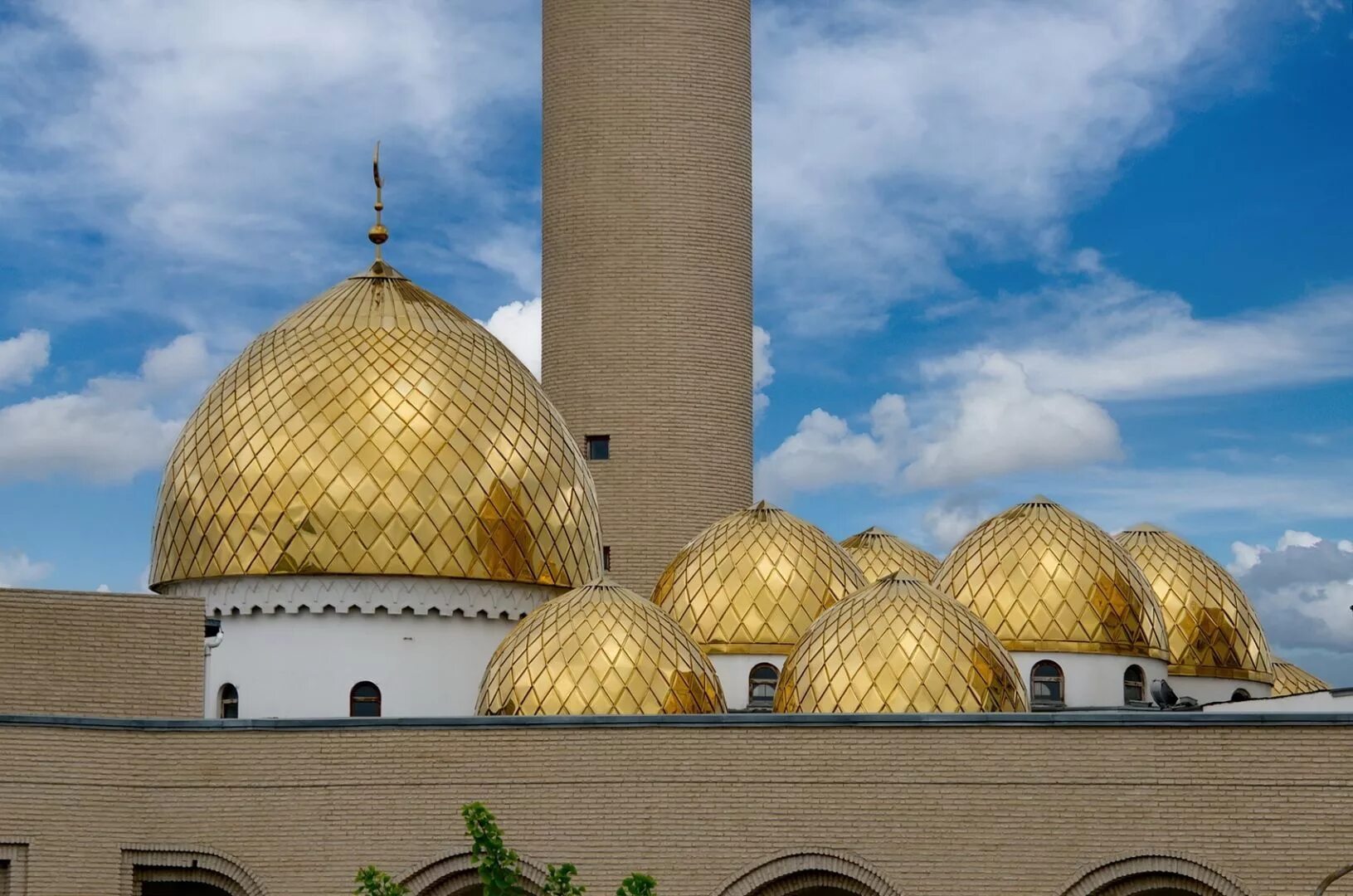 здание с куполом. купол мечети кул шариф. казань мечеть с голубым куполом. московская соборная мечеть минареты. купол гамбиз.