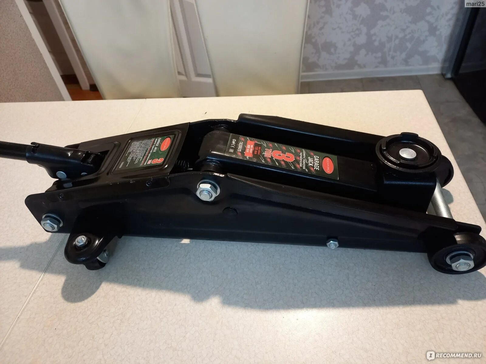 Подкатной домкрат rockforce. Домкрат rockforce rf33004.