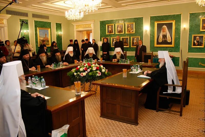 Заседание священный синод 1990. Заседание священного синода рпц 1992. Заседание священного синода в даниловом монастыре. Журналы заседания священного. Священный синод русской православной церкви 2021.