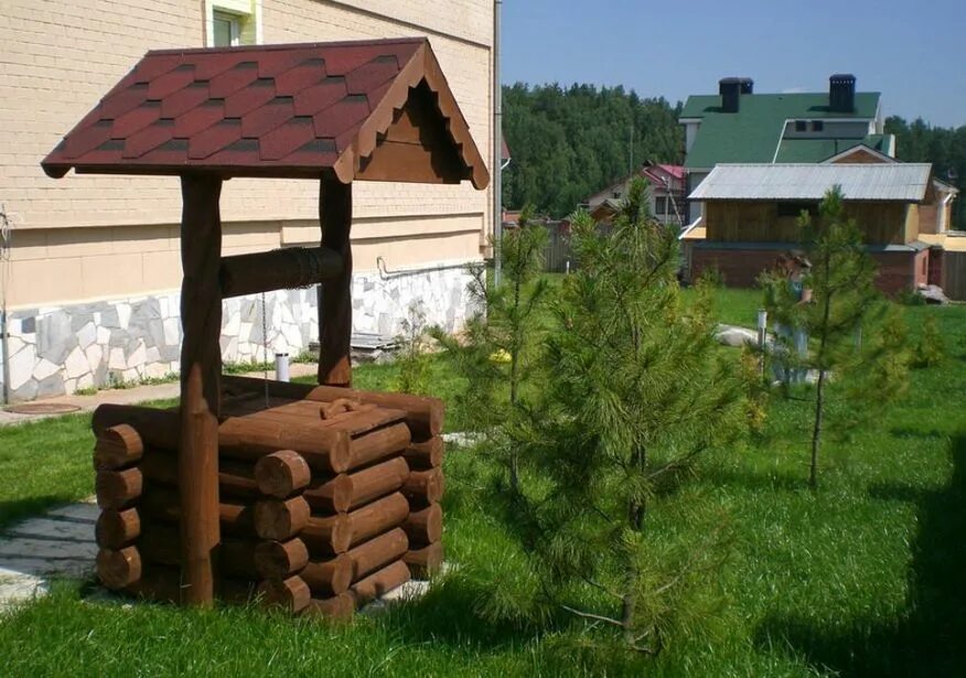 Колодец бревна. Сруб для колодца. деревянные колодцы срубы. декоративный сруб для колодца. колодец из сруба.