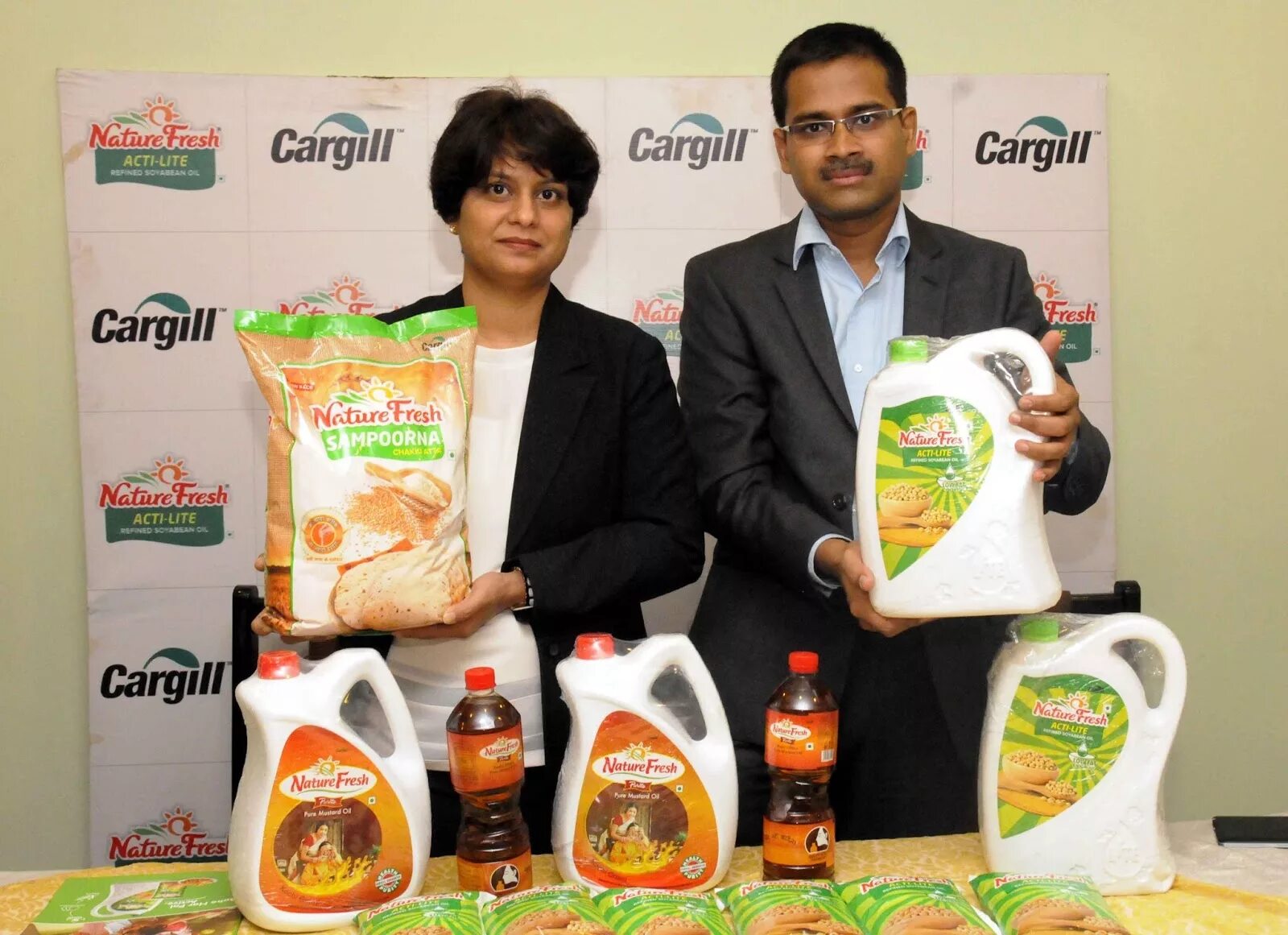 Cargill продукция. Cargill продукты. Cargill в России. Cargill масло.