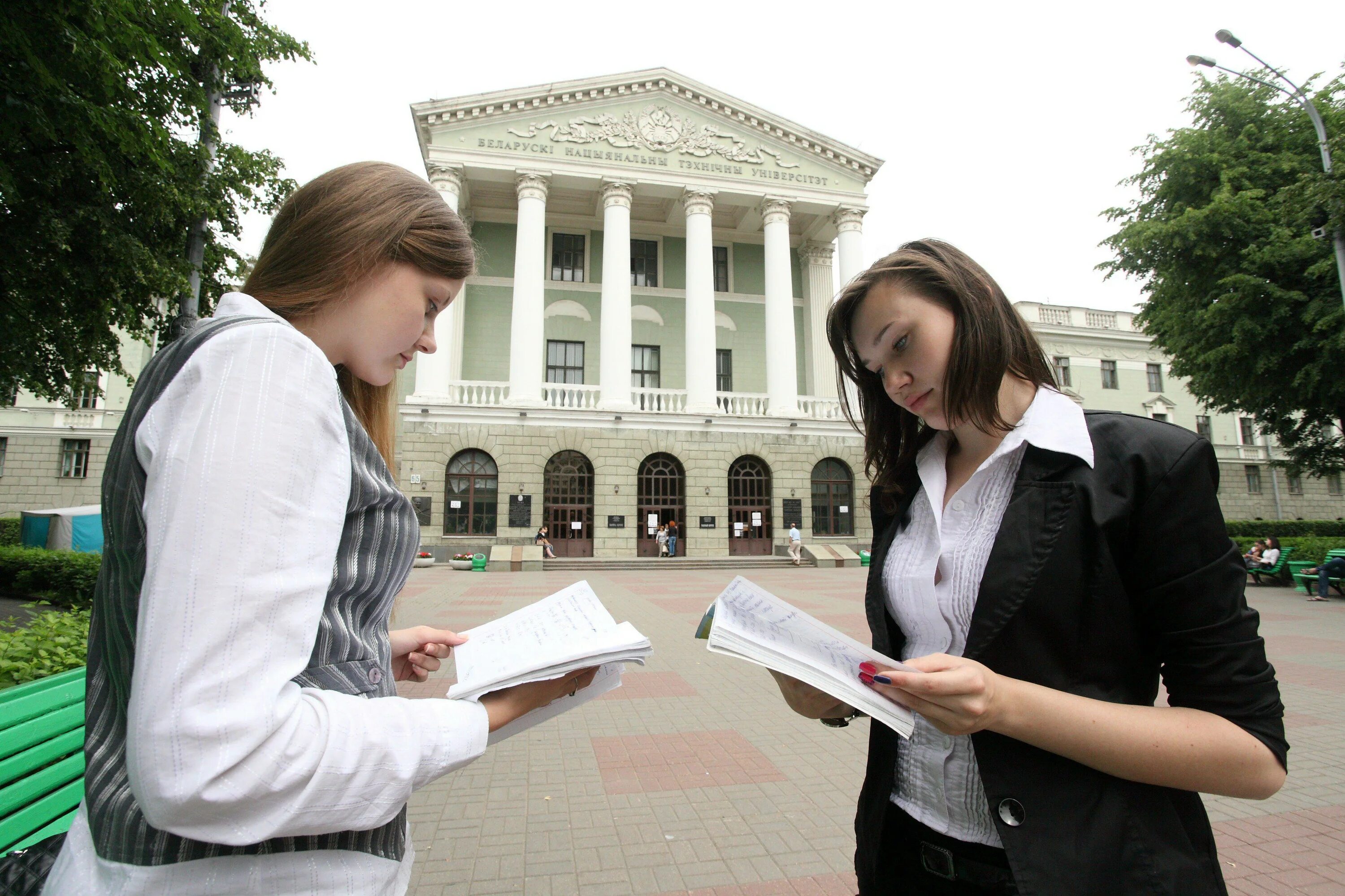 Поступить в вуз. Поступление в университет. Белорусские вузы. Поступить в престижный университет.