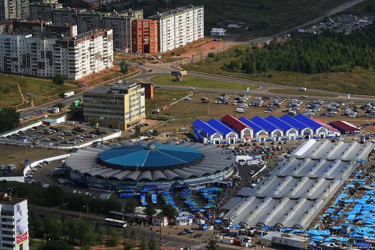 Город братск сибирь. Рынок Братск. Братск центр города. Центр рынок Братск. Братск центр с высоты.