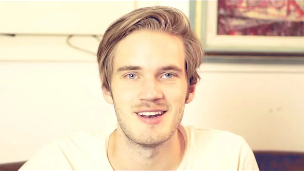 Pewdiepie 2014. Известный ютубер pewdiepie,. Чарли фрай блоггер. Знаменитые блоггеры. Популярные английские блоггеры.
