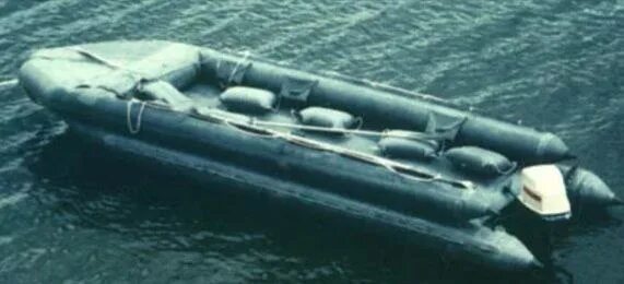 К-141 курск модель. Надувные лодки курск. Апл проект 949 гранит. 949а антей курск. Затонувшая подводная лодка курск.