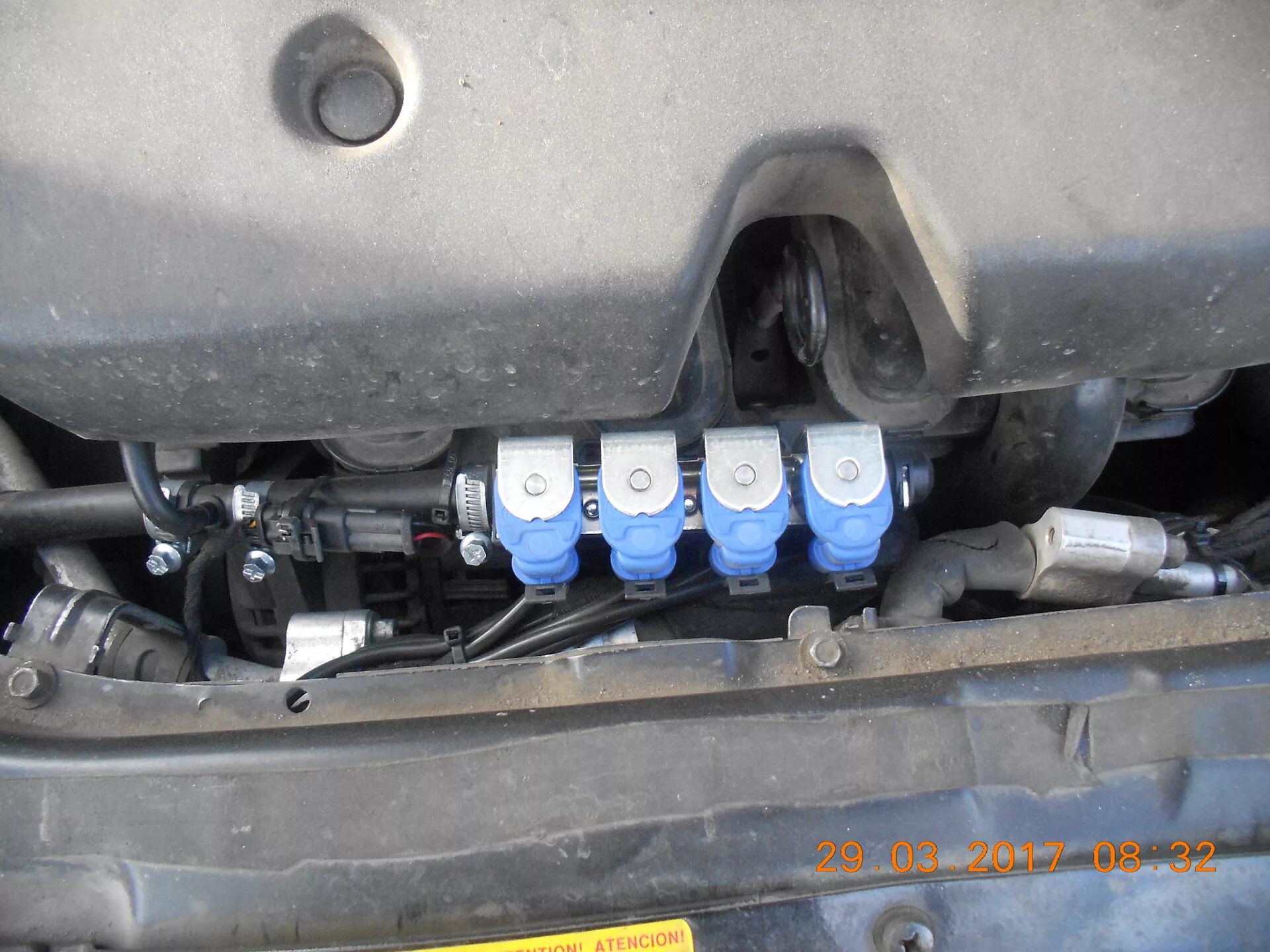 Форсунки гбо гранта 16 клапанная. Гбо лада гранта 16 клапанная. Форсунки зеленые на приору 126 двигатель. Форсунки ваз 2110 16 клапанов 1. Форсунка топливная priora 1,6 16.