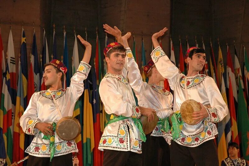 национальный ансамбль таджикистана. таджикский народный танец. национальный ансамбль таджикистана. ракс ансамбль таджикистана. памирский танец моисеева.